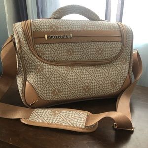 Victoria Houndstooth Travel Tote